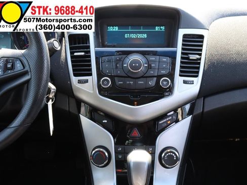 Used 2016 Chevrolet Cruze LT w/ Sun And Sound Package FWD image 17