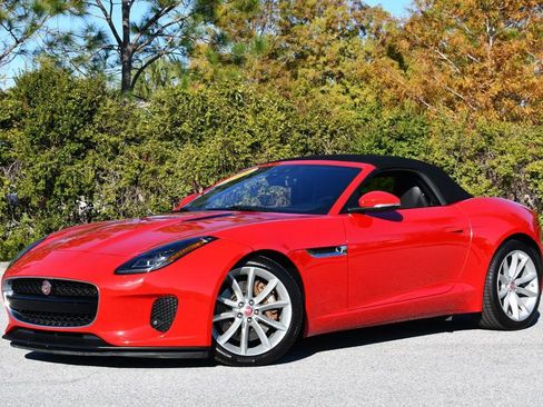 Used 2019 Jaguar F-TYPE Convertible image 23