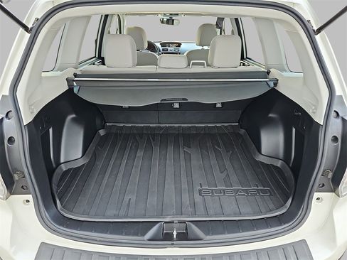 Used 2018 Subaru Forester 2.5i Premium w/ All-Weather Package image 12