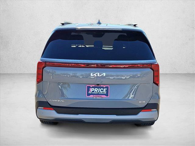 Used 2026 Kia Carnival EX FWD image 7