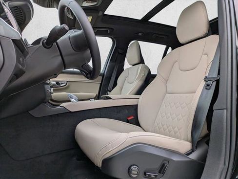 New 2026 Volvo XC90 B5 Plus w/ Protection Package image 4
