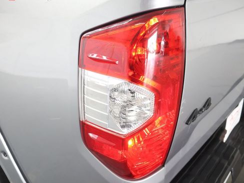 Used 2018 Toyota Tundra SR5 w/ SR5 Upgrade Package image 27