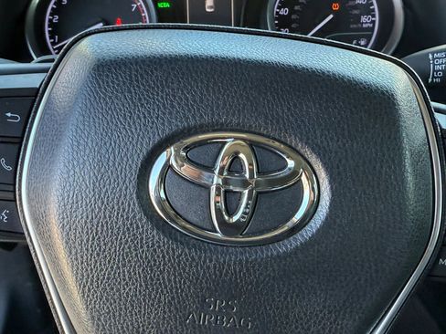 Used 2018 Toyota Camry SE w/ Convenience Package image 23