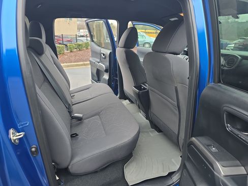 Used 2017 Toyota Tacoma TRD Off-Road w/ Tow Package image 11