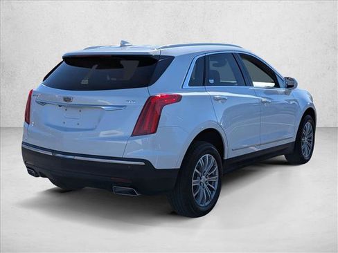 Used 2017 Cadillac XT5 Luxury w/ Driver Awareness Package image 5