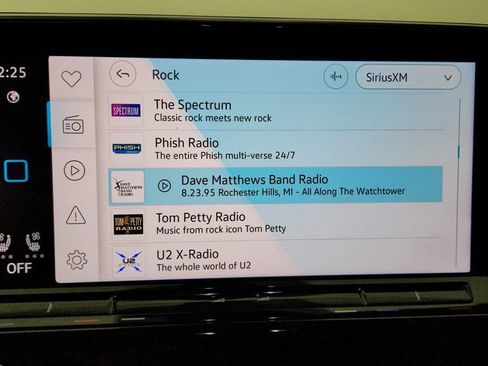 Used 2024 Volkswagen Atlas Cross Sport SE image 16