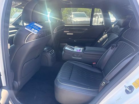 Used 2023 Genesis G90 3.5T AWD/4WD image 7