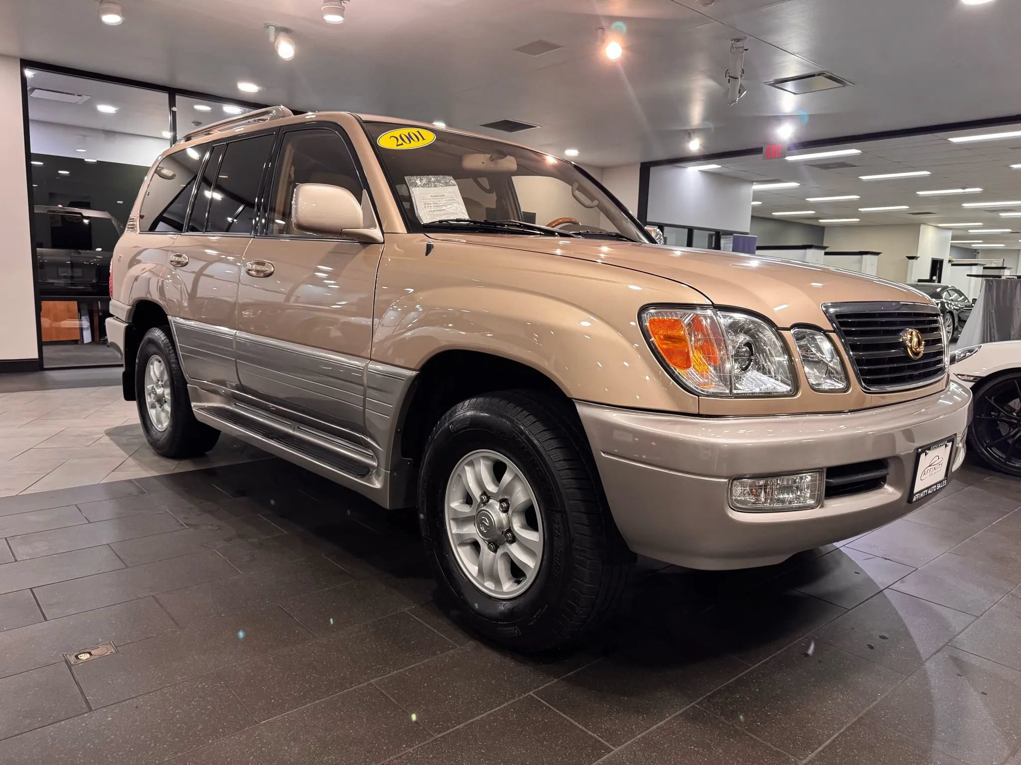 Used 2001 Lexus LX 470 4WD image 6