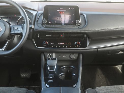 Used 2022 Nissan Rogue SV image 13