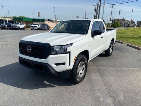 Used 2022 Nissan Frontier S RWD image 3