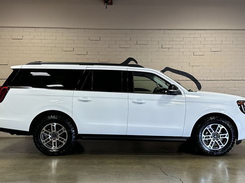 Used 2025 Ford Expedition Max Active AWD/4WD image 3