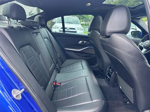 Used 2021 BMW 330i Sedan w/ M Sport Package RWD image 18
