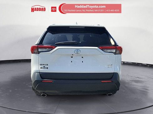 Certified 2020 Toyota RAV4 XLE w/ Convenience Package AWD/4WD image 4
