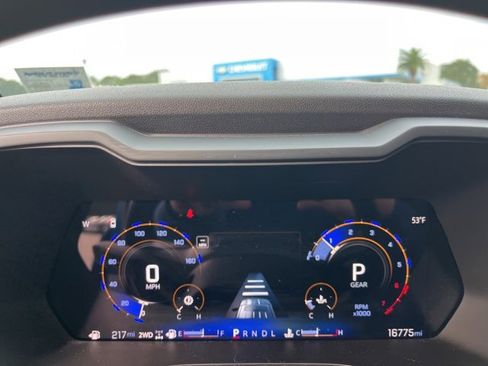 Used 2024 Chevrolet Colorado Trail Boss image 17