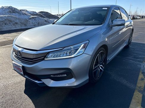 Used 2016 Honda Accord Touring image 9