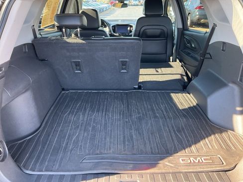 Used 2020 GMC Terrain SLT w/ Preferred Package image 17