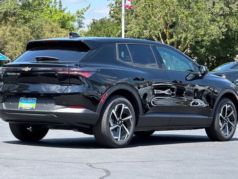 New 2026 Chevrolet Equinox EV LT w/ Comfort Package AWD/4WD image 3