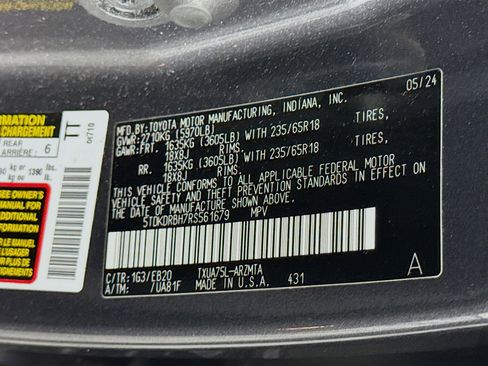 Certified 2024 Toyota Highlander XLE AWD/4WD image 32