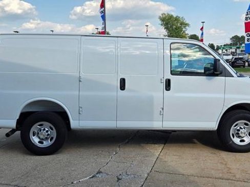 New 2025 Chevrolet Express 2500 w/ Driver Convenience Package image 5