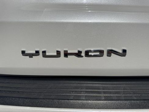 Used 2022 GMC Yukon Denali AWD/4WD image 8