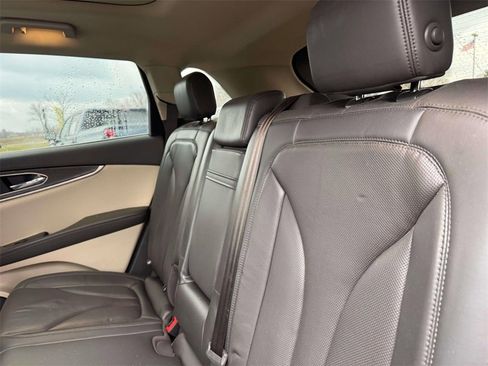 Used 2020 Lincoln Nautilus Reserve image 9