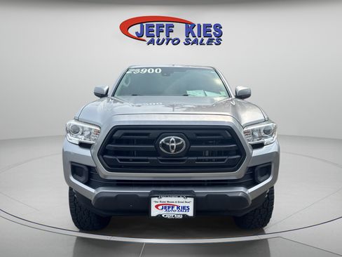 Used 2018 Toyota Tacoma SR w/ SR Convenience Package AWD/4WD image 2