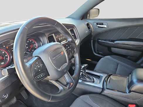 Used 2022 Dodge Charger SXT w/ Blacktop Package image 10
