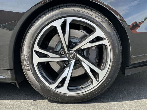 Used 2022 Audi e-tron GT Premium Plus image 8