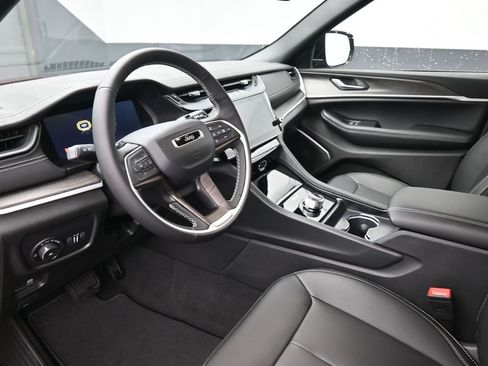 New 2026 Jeep Grand Cherokee Limited image 25