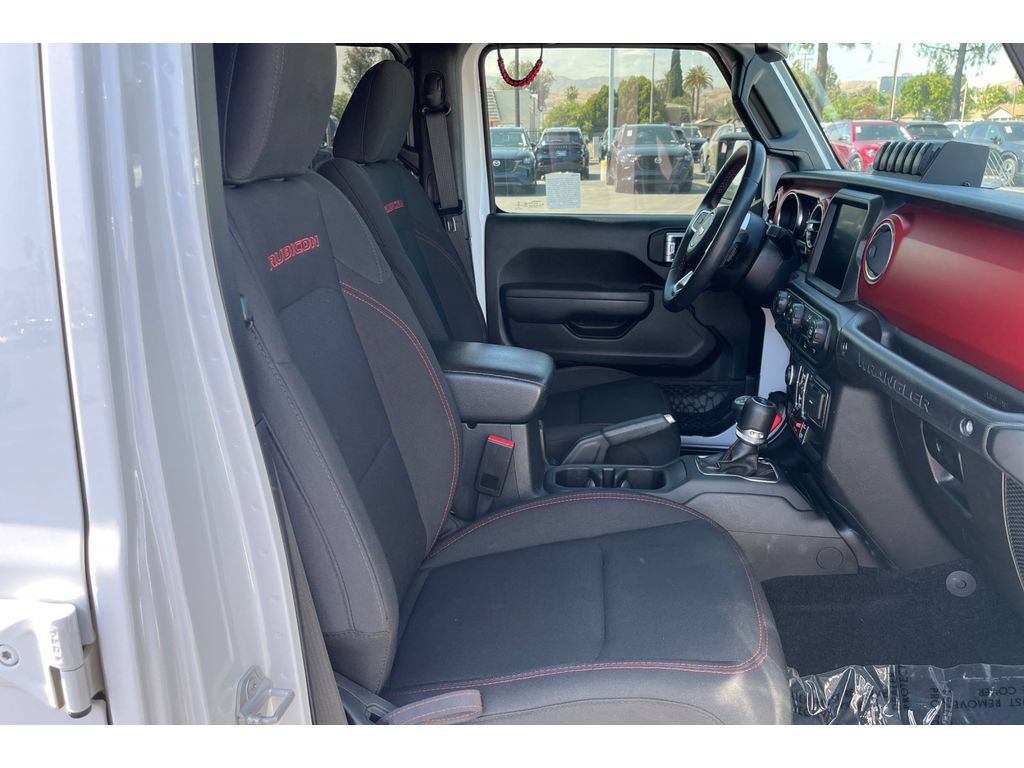 Used 2022 Jeep Wrangler Unlimited Rubicon AWD/4WD image 19