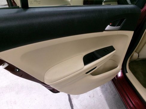 Used 2011 Honda Accord LX image 21