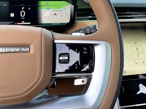 New 2025 Land Rover Range Rover Long Wheelbase SE image 18