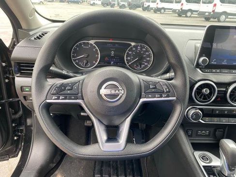 Used 2025 Nissan Sentra SV FWD image 17