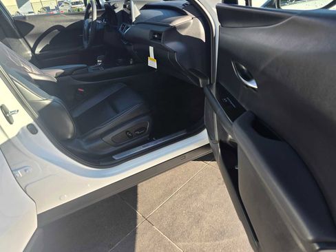 New 2026 Lexus UX 300h FWD image 11