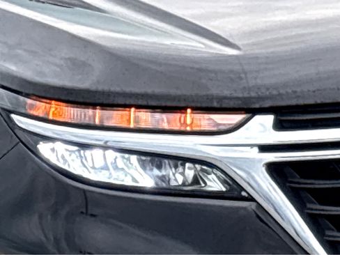 Used 2022 Chevrolet Equinox LS w/ LS Convenience Package image 16