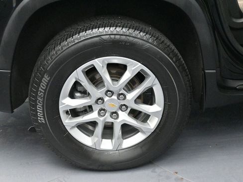 Used 2023 Chevrolet Traverse LS w/ Safety Package image 32