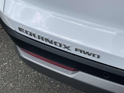 New 2026 Chevrolet Equinox LT w/ Convenience Package II AWD/4WD image 10
