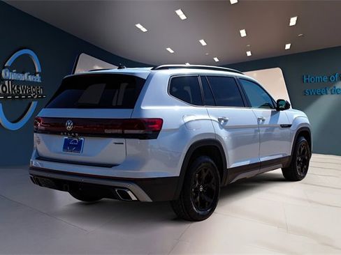 New 2026 Volkswagen Atlas Peak Edition image 5