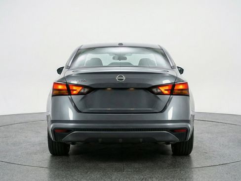 Used 2025 Nissan Altima 2.5 SV FWD image 7