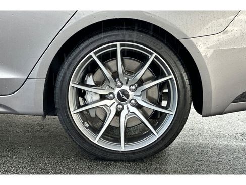 Used 2024 Genesis G70 2.5T image 32