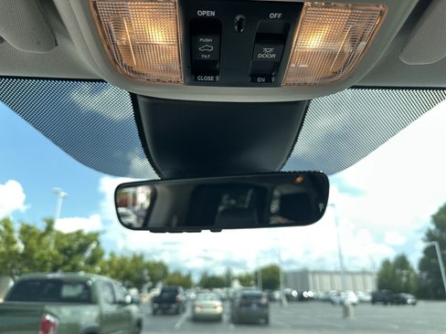 Used 2025 Honda Odyssey Elite image 27