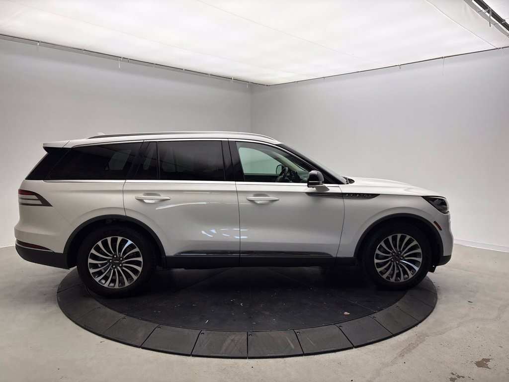 Used 2022 Lincoln Aviator Reserve w/ Elements Package Plus AWD/4WD image 8