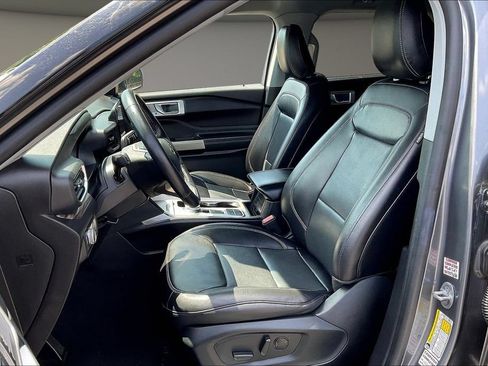 Used 2022 Ford Explorer Limited RWD image 25
