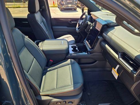 New 2026 GMC Yukon AT4 w/ AT4 Premium Package AWD/4WD image 17