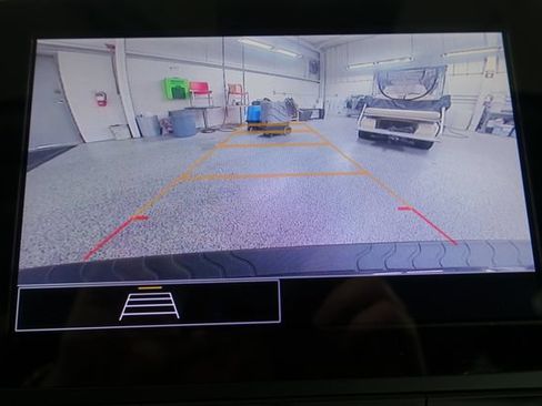 Used 2023 Chevrolet Malibu LT FWD image 16