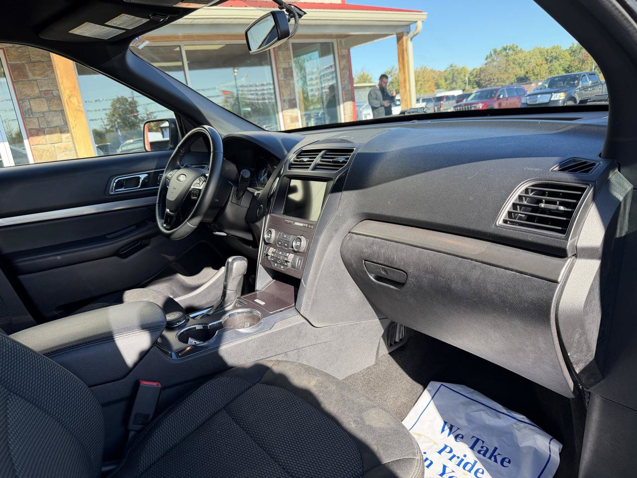 Used 2019 Ford Explorer XLT w/ Equipment Group 201A AWD/4WD image 26