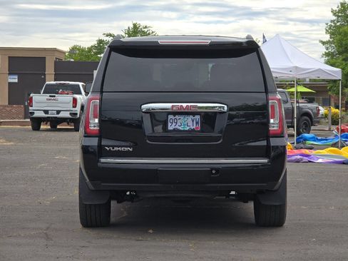 Used 2018 GMC Yukon Denali AWD/4WD image 5