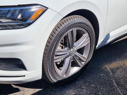 Used 2019 Volkswagen Jetta image 7