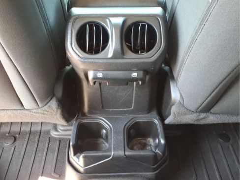 Used 2023 Jeep Wrangler Unlimited Sport AWD/4WD image 30