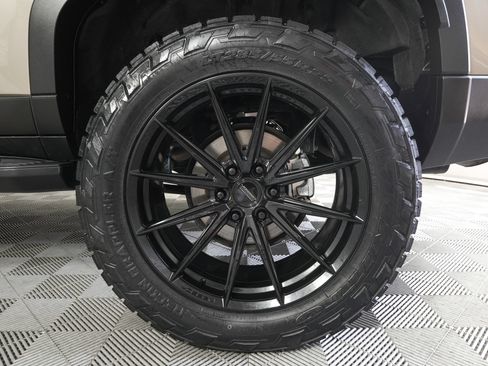 Used 2025 Lexus GX 550 AWD/4WD image 32